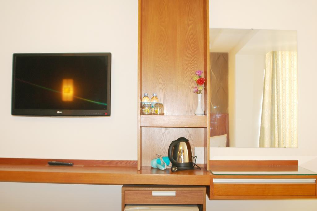 Minh Nhat Hotel Nha Trang Room photo